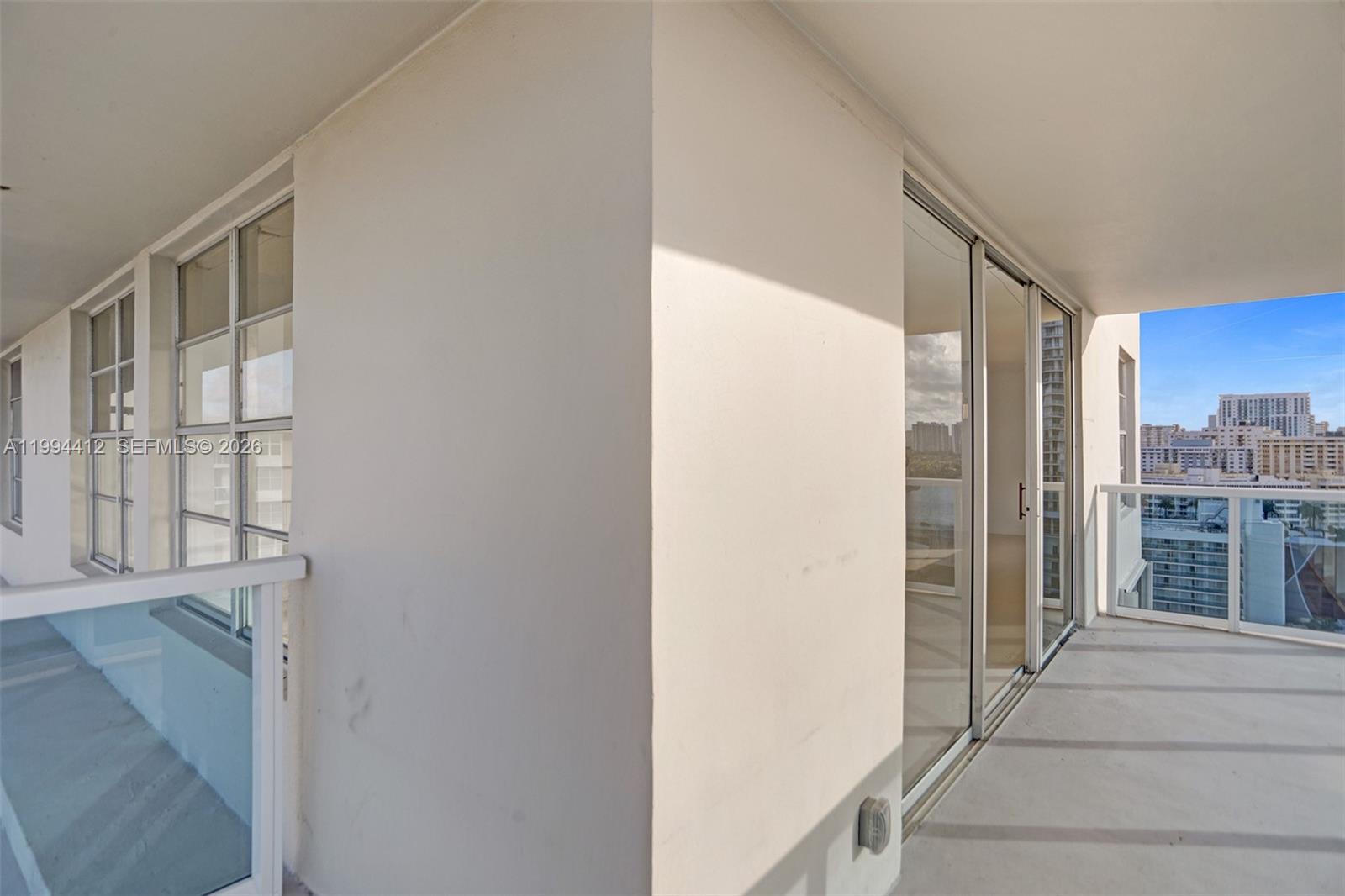 HALLMARK OF HOLLYWOOD CON - Residential Lease