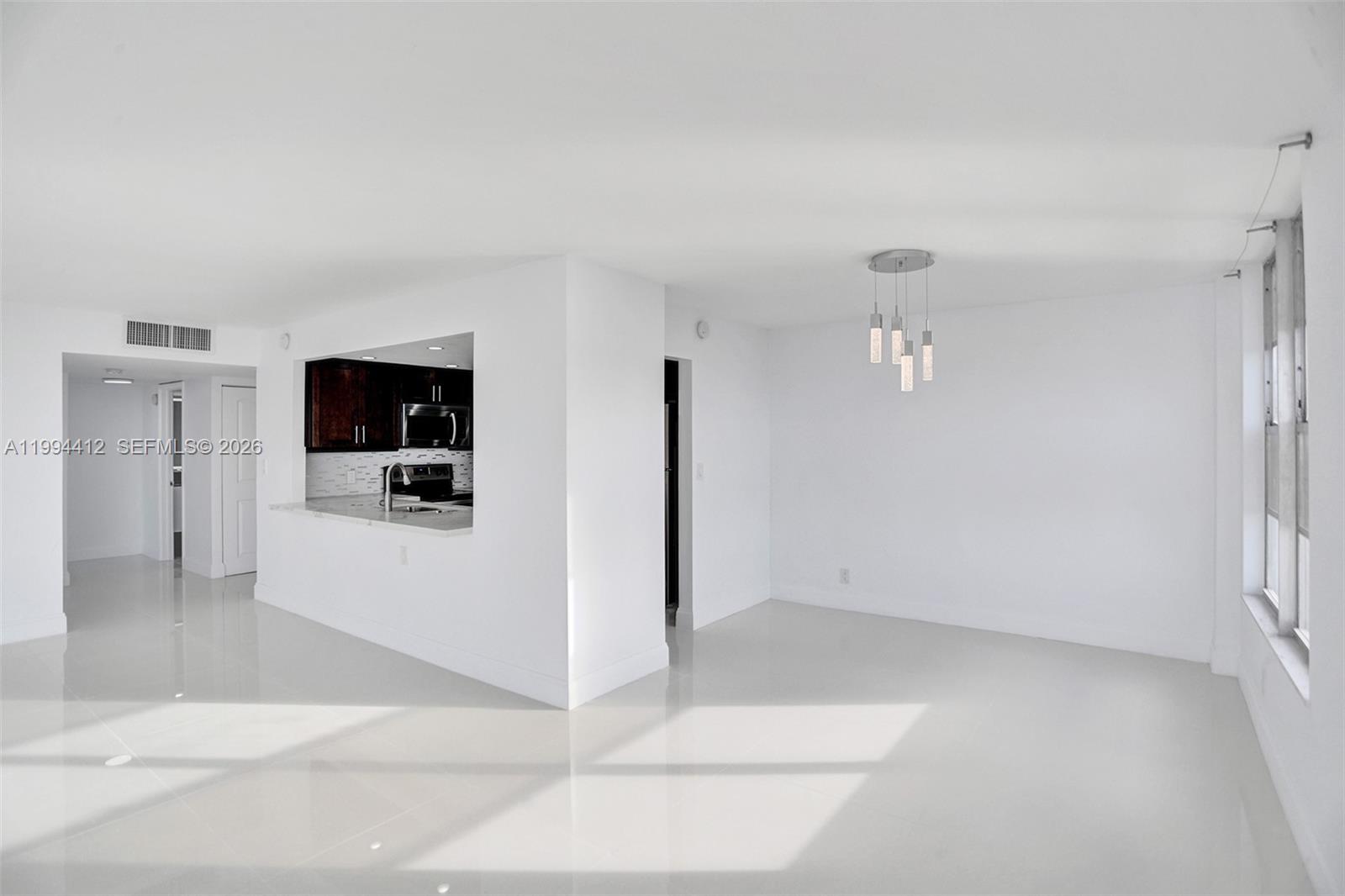 HALLMARK OF HOLLYWOOD CON - Residential Lease