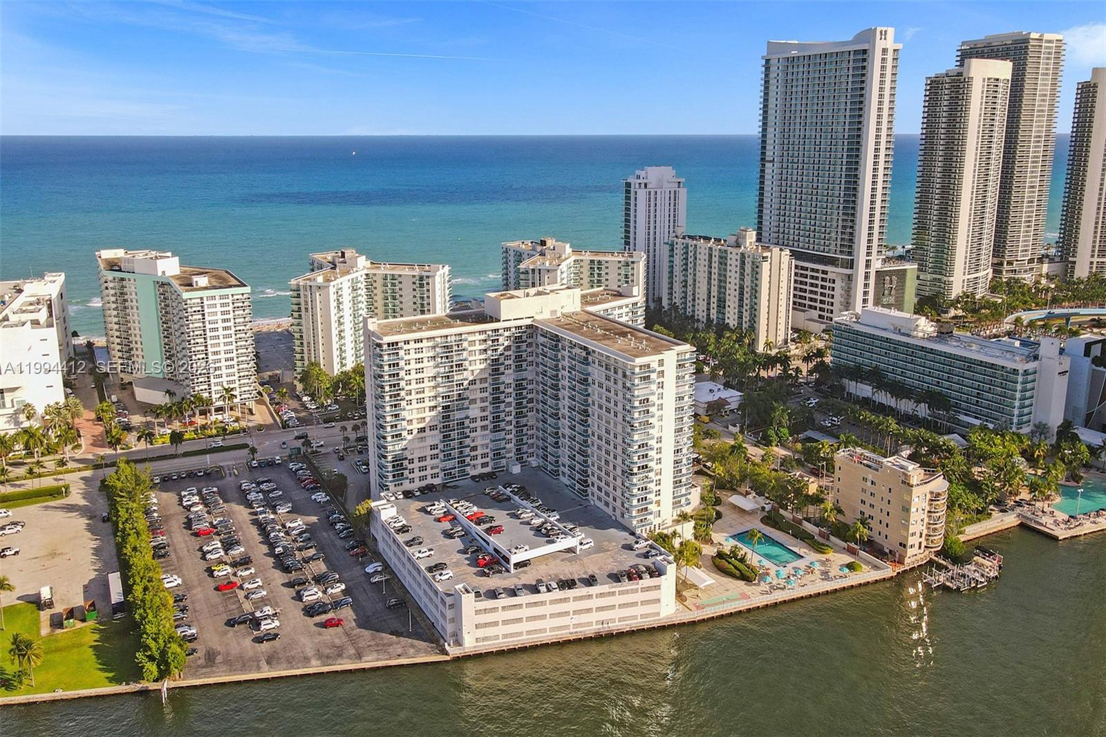 HALLMARK OF HOLLYWOOD CON - Residential Lease