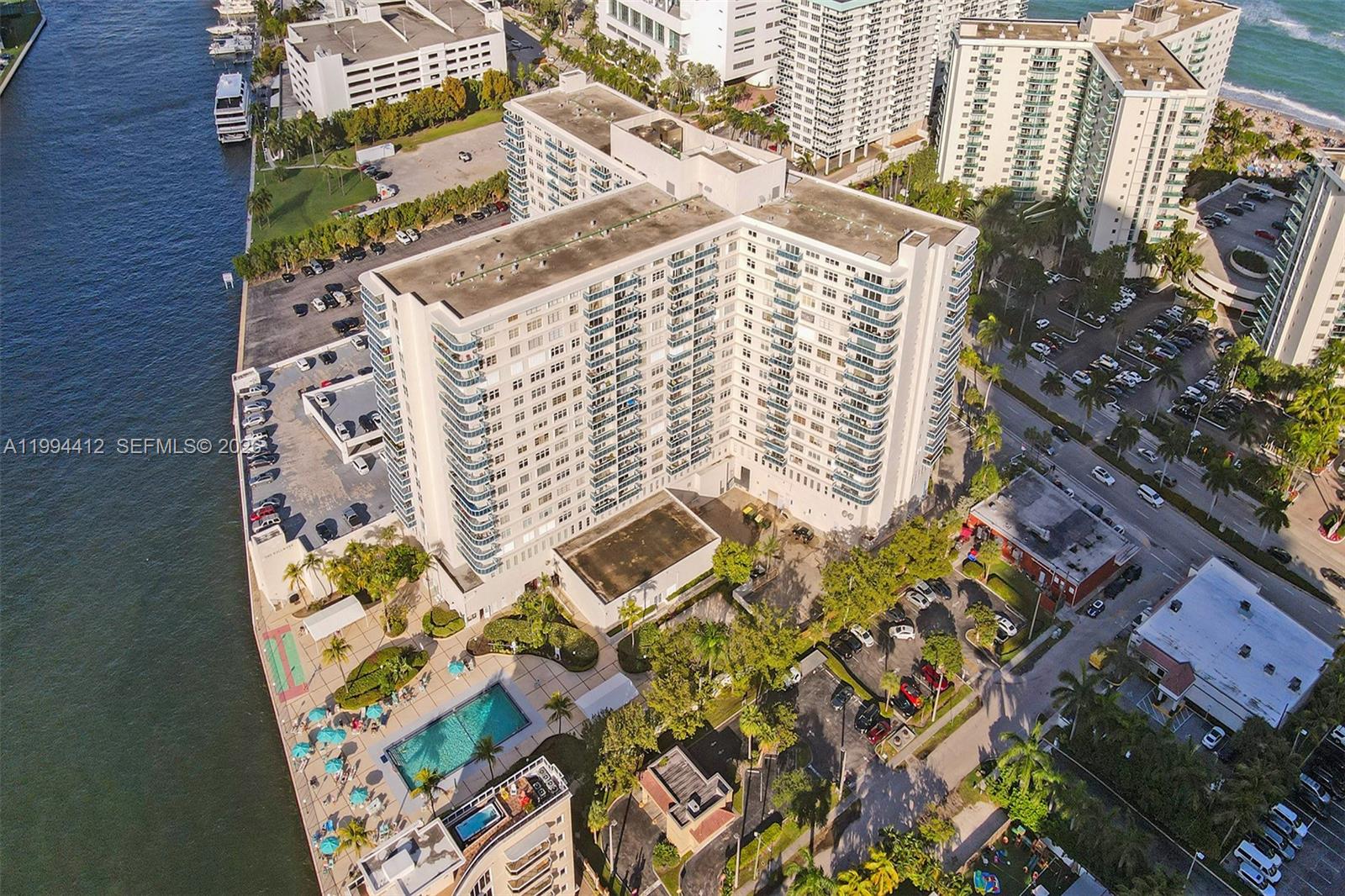 HALLMARK OF HOLLYWOOD CON - Residential Lease