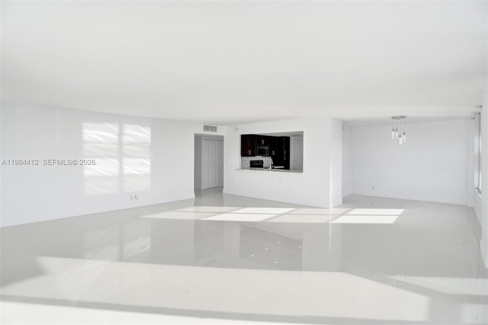 HALLMARK OF HOLLYWOOD CON - Residential Lease