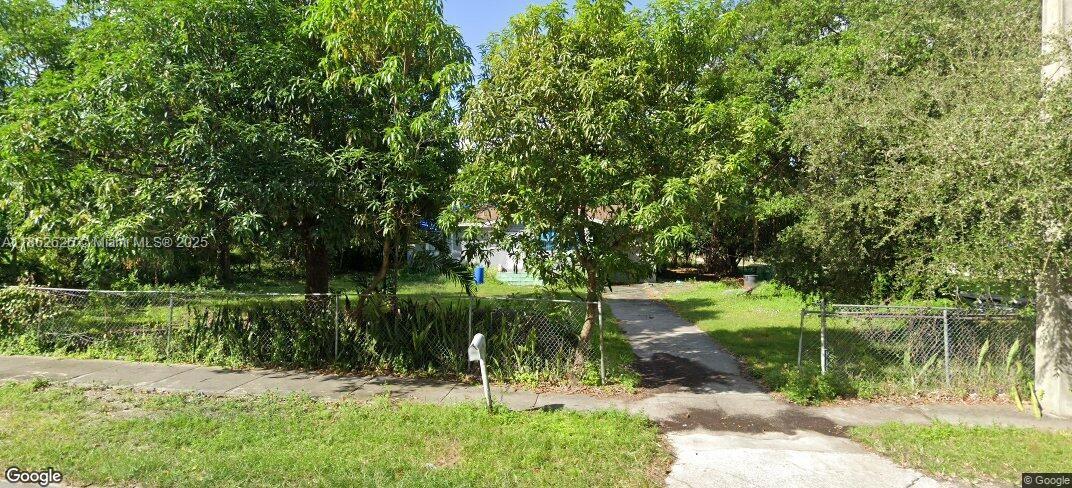 9156 NW 5th Ave