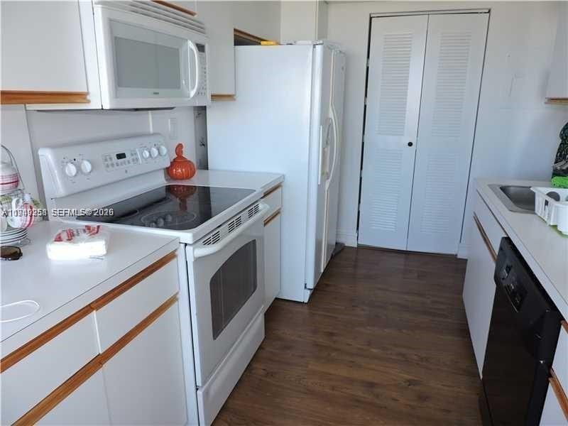 3400 NE 192nd St 609