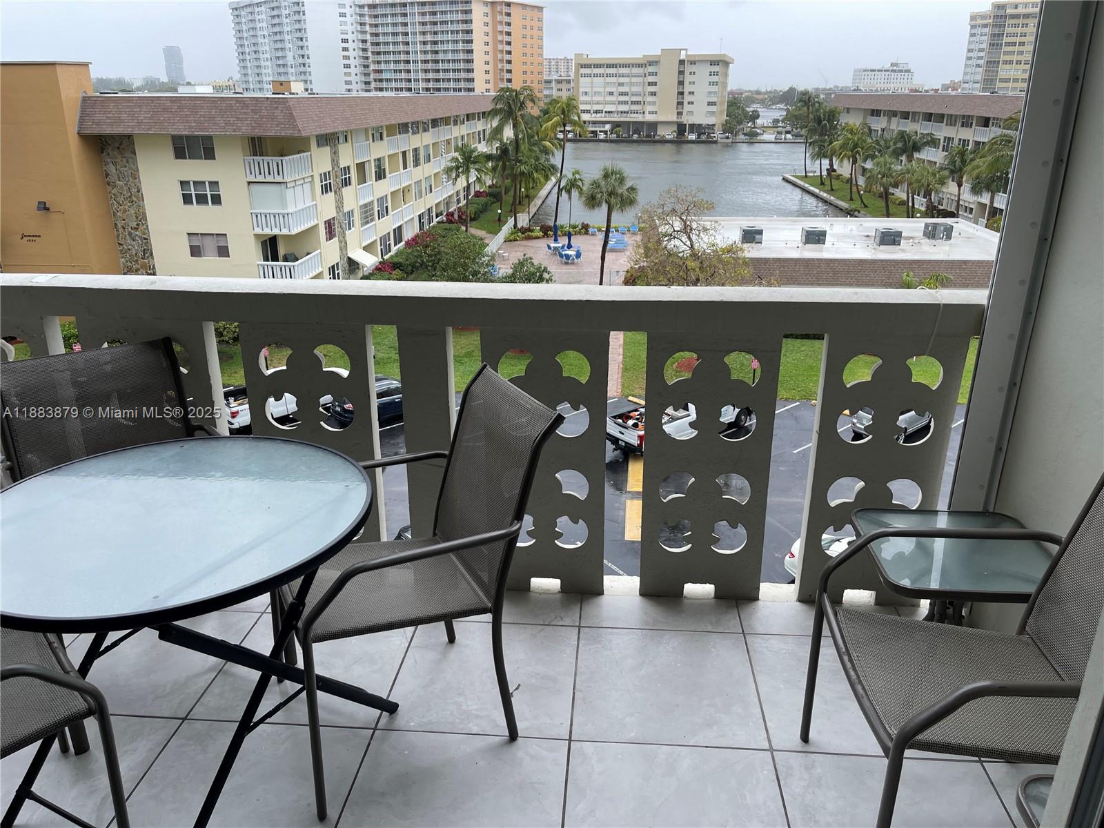 ISLANDS-MARTINIQUE CONDO - Residential