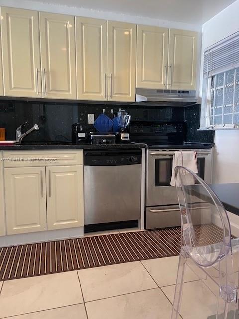 LINCOLN WEST TOWERS CONDO - Residential Lease