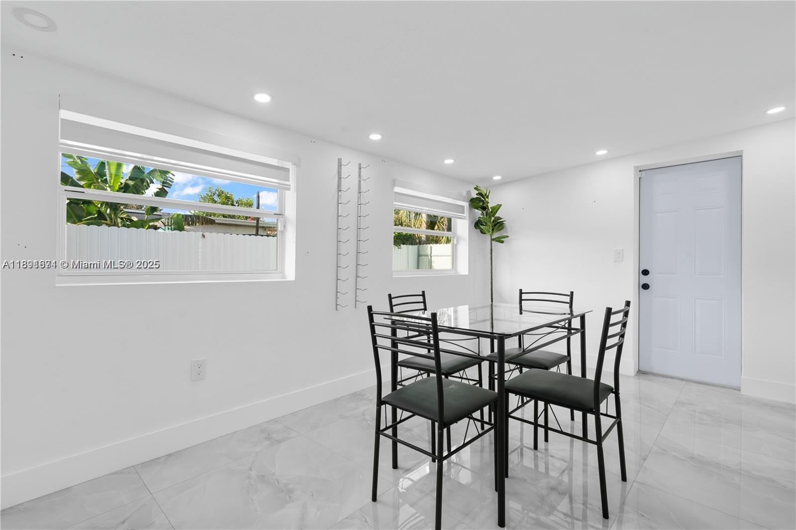 W MIAMI SHORES SEC B - Residential