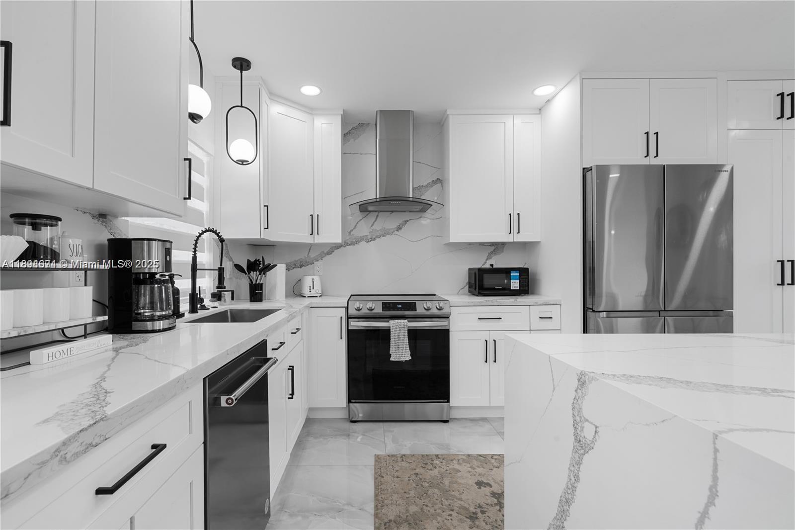 W MIAMI SHORES SEC B - Residential