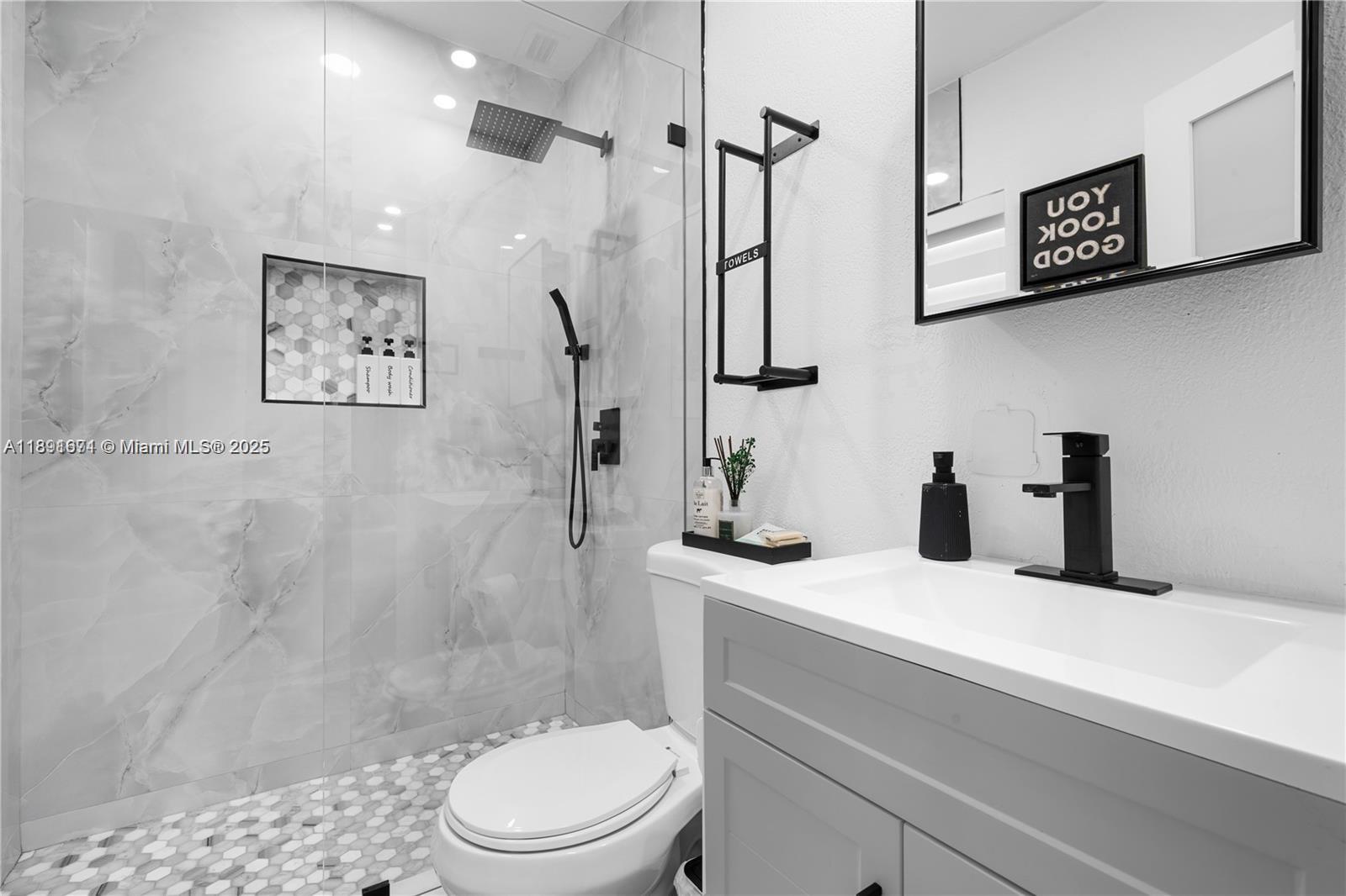 W MIAMI SHORES SEC B - Residential