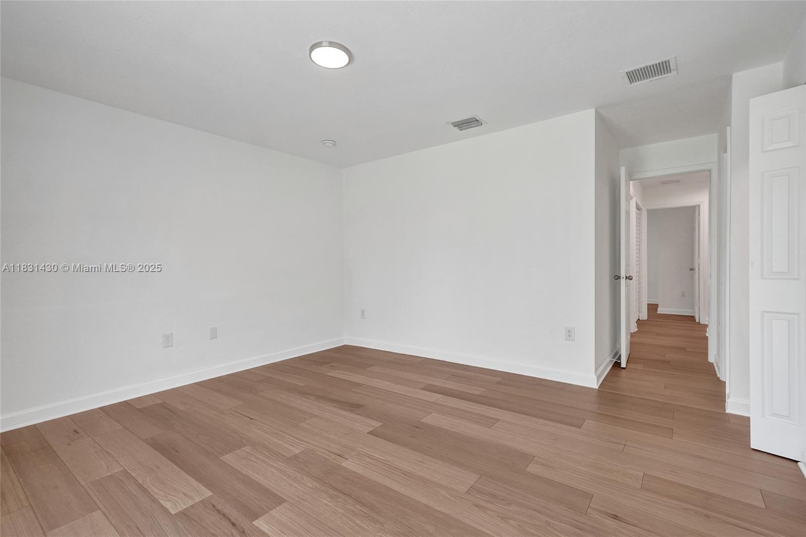 FLAMINGO PARK - Residential