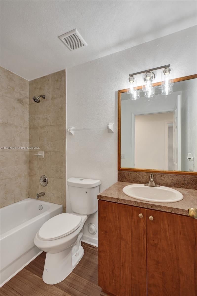 FLAMINGO PARK - Residential