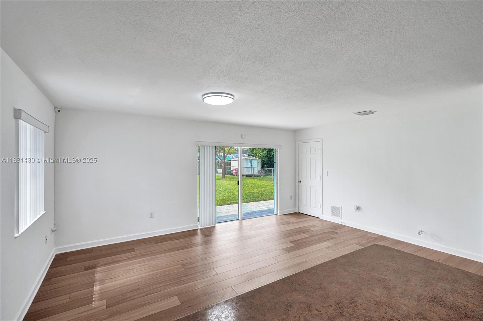 FLAMINGO PARK - Residential