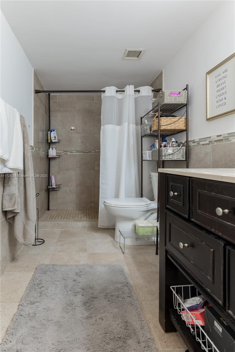CARLTON BAY CONDO - Residential