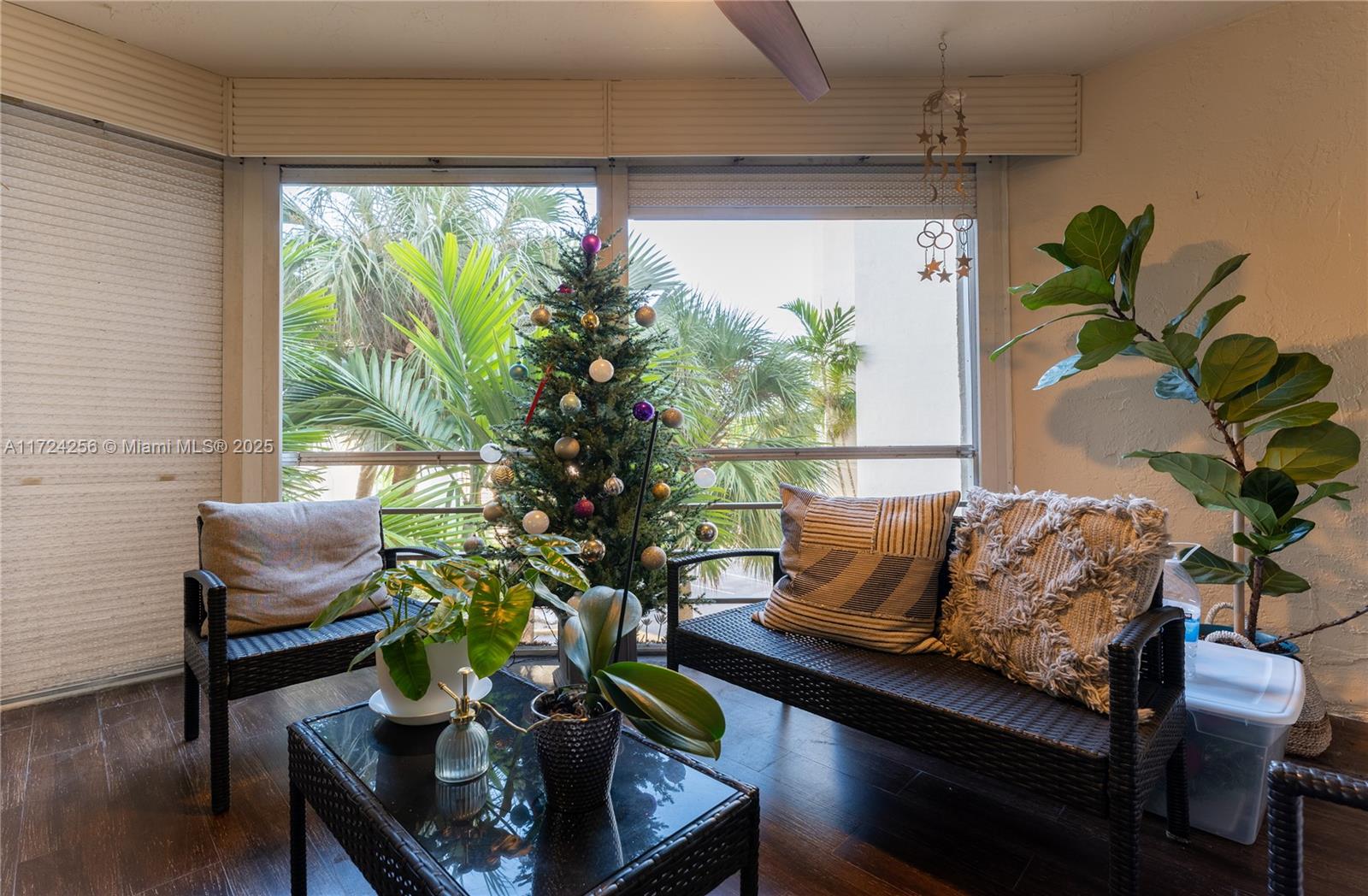 CARLTON BAY CONDO - Residential