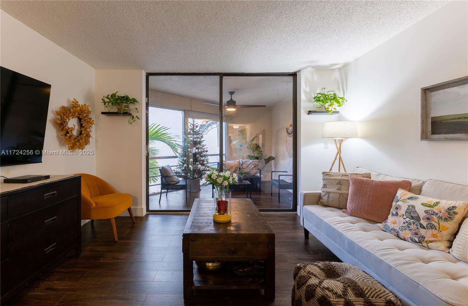 CARLTON BAY CONDO - Residential