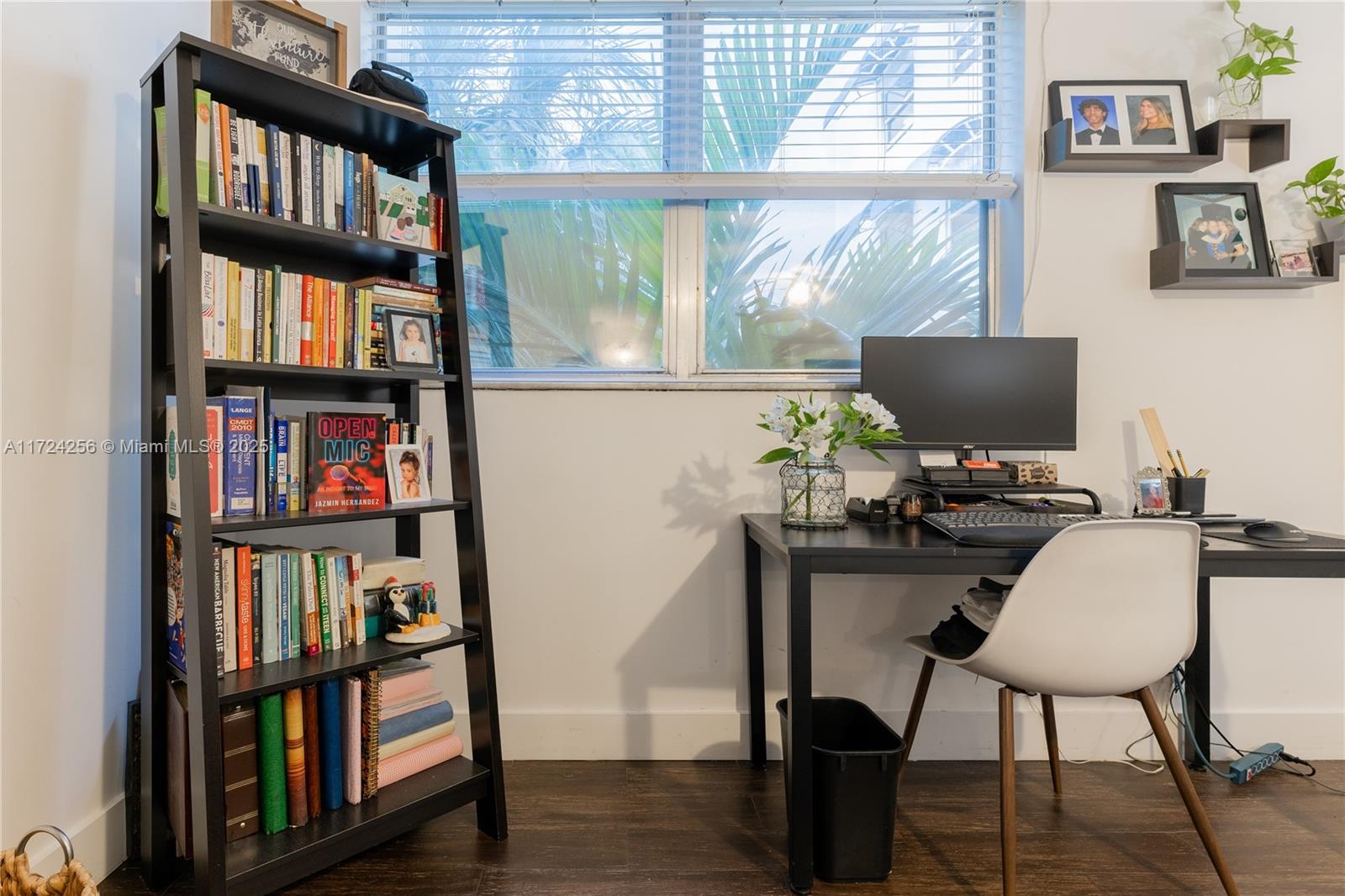 CARLTON BAY CONDO - Residential