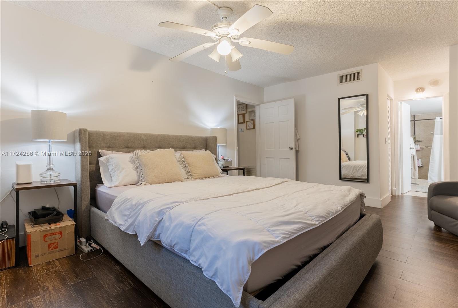 CARLTON BAY CONDO - Residential
