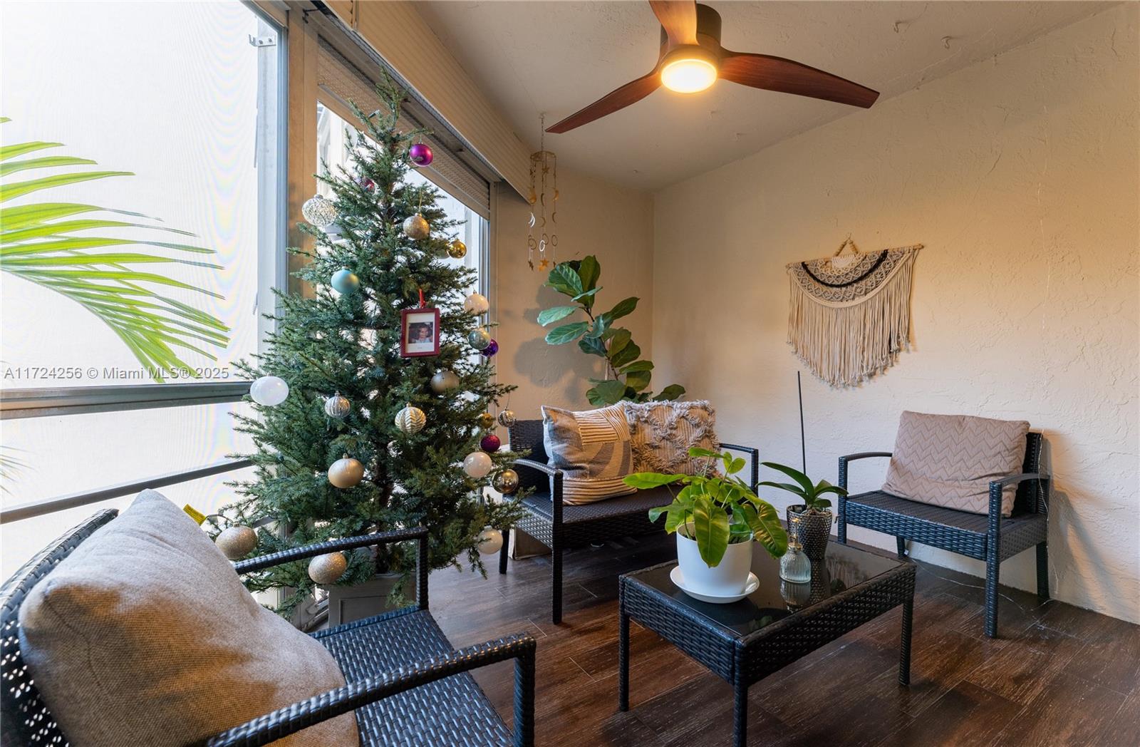 CARLTON BAY CONDO - Residential