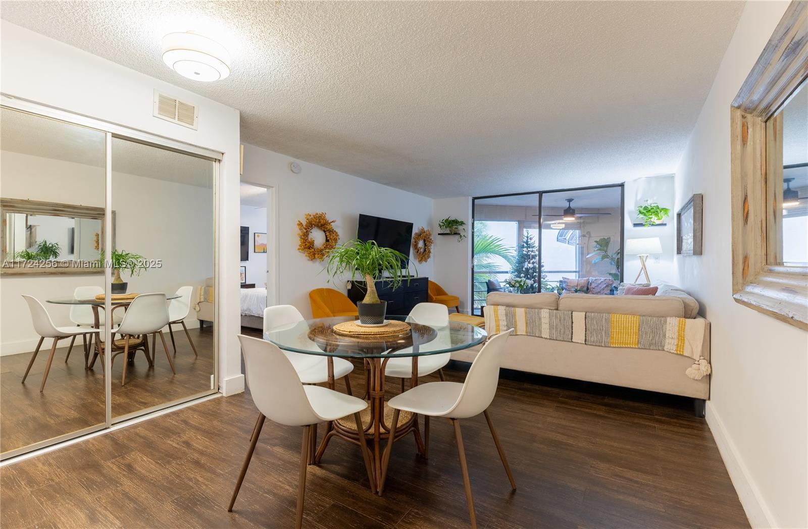 CARLTON BAY CONDO - Residential