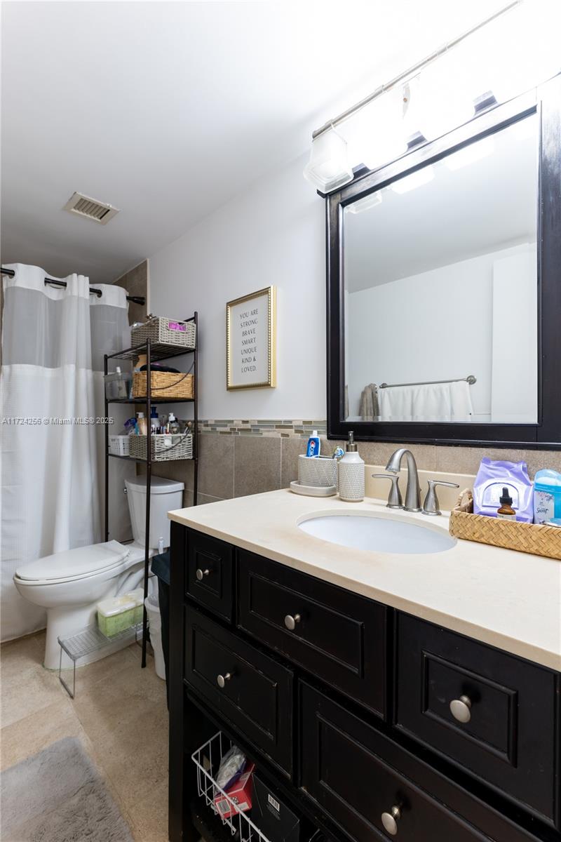 CARLTON BAY CONDO - Residential