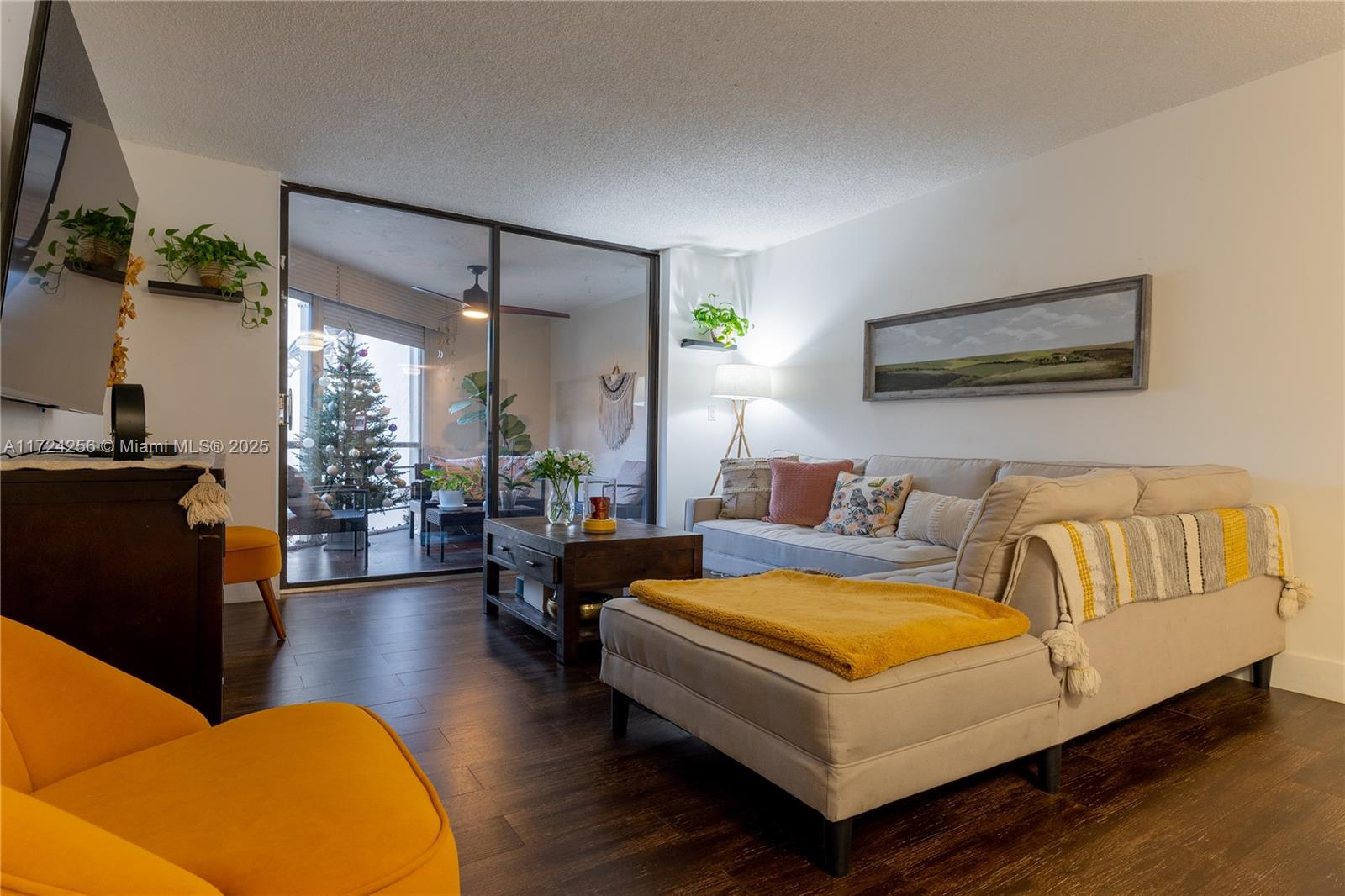 CARLTON BAY CONDO - Residential