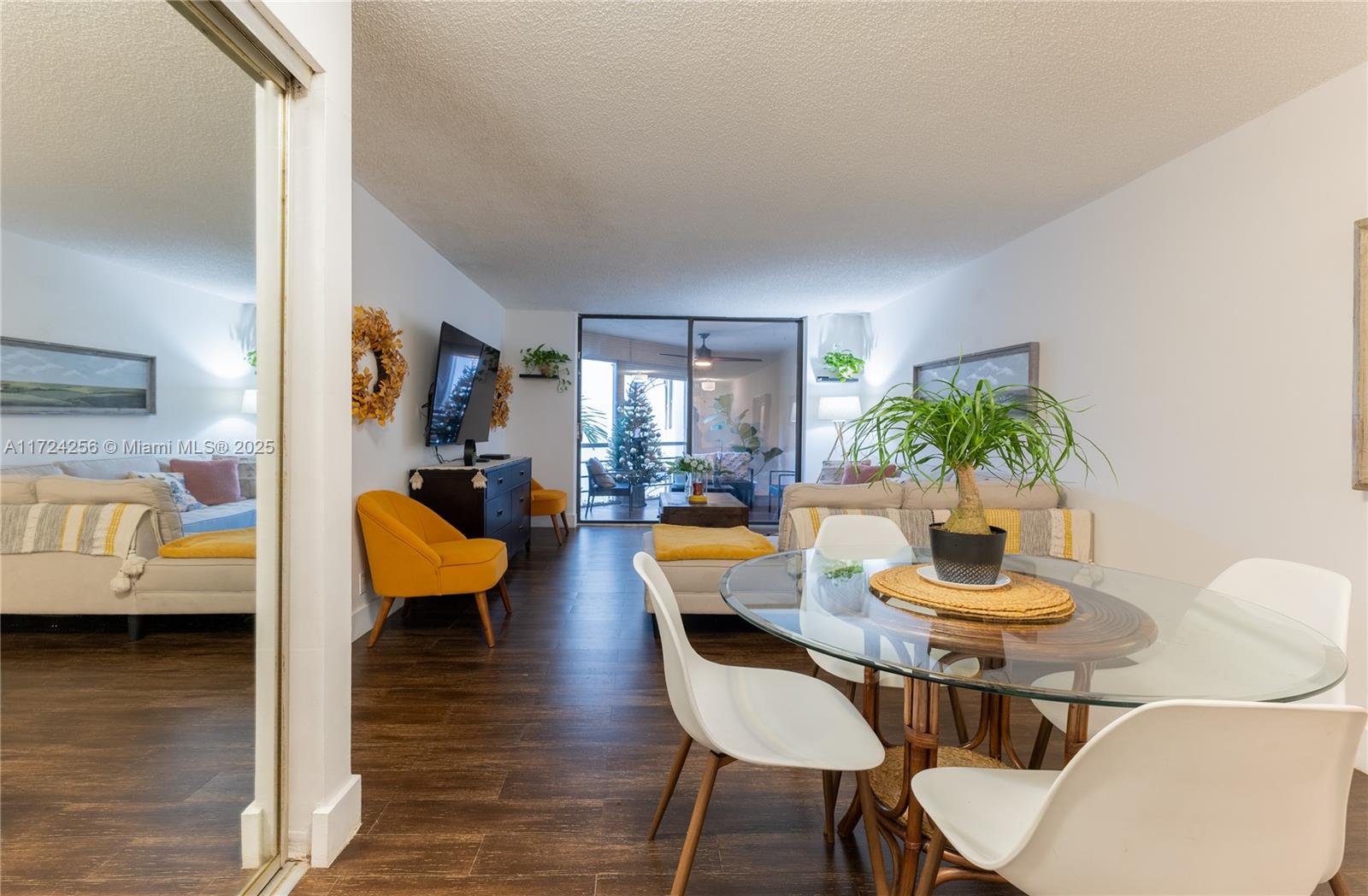 CARLTON BAY CONDO - Residential