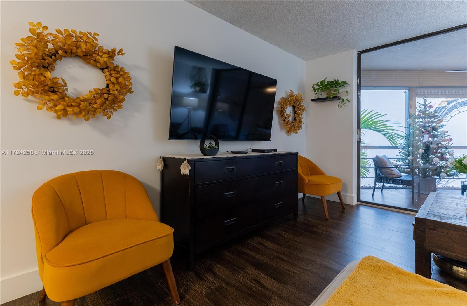 CARLTON BAY CONDO - Residential