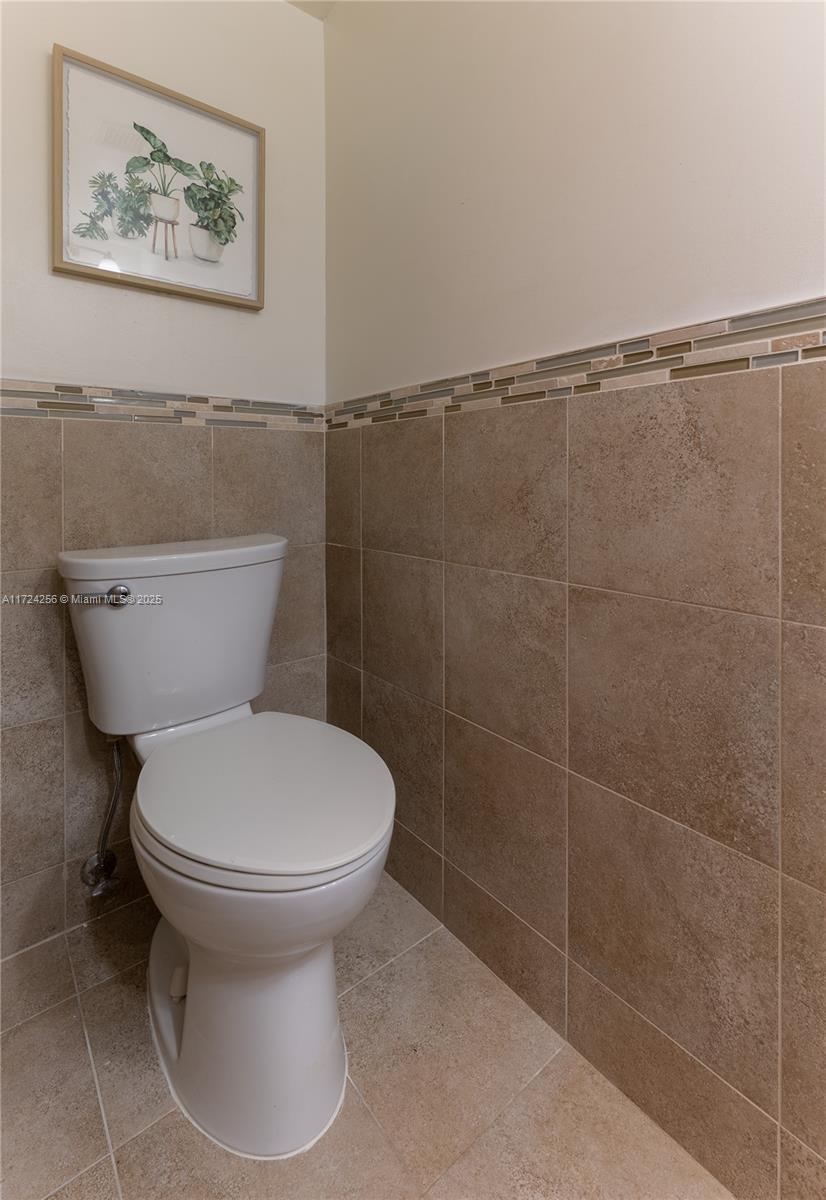 CARLTON BAY CONDO - Residential