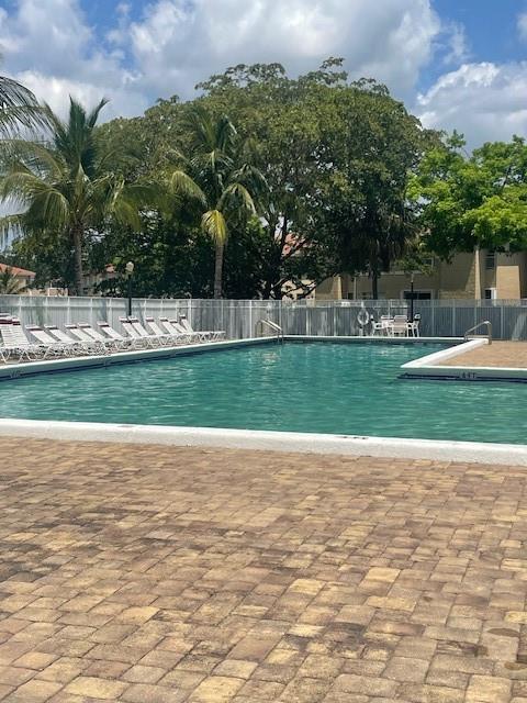 1030 TWIN LAKES DR 21 H