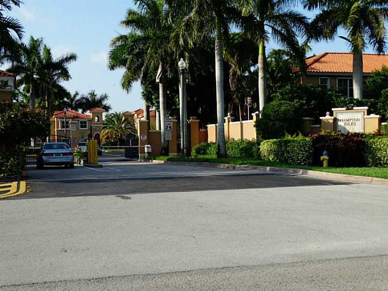 HAMPTON ISLES CONDO - Residential Lease