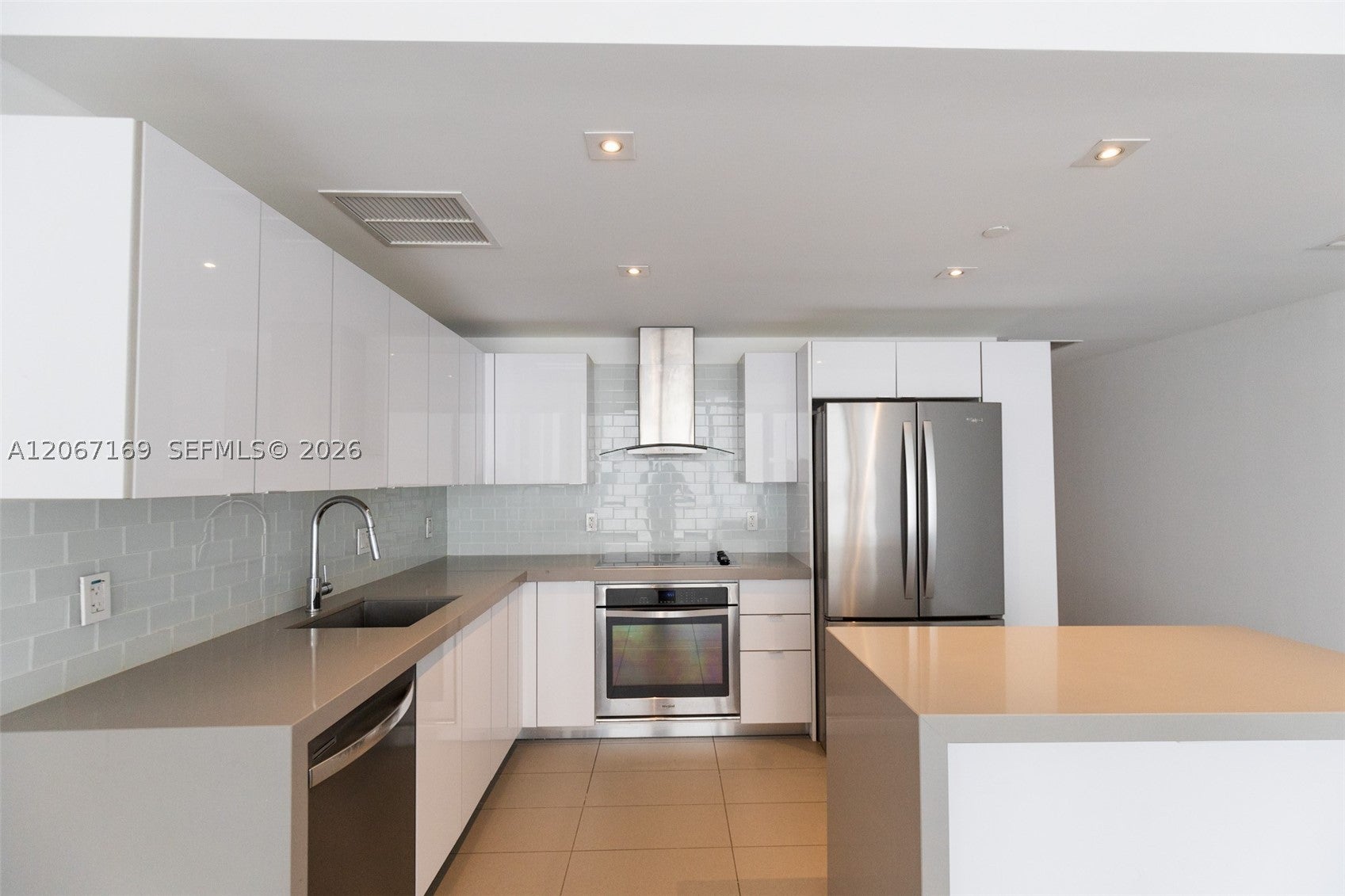 1600 NE 1st Ave 1420