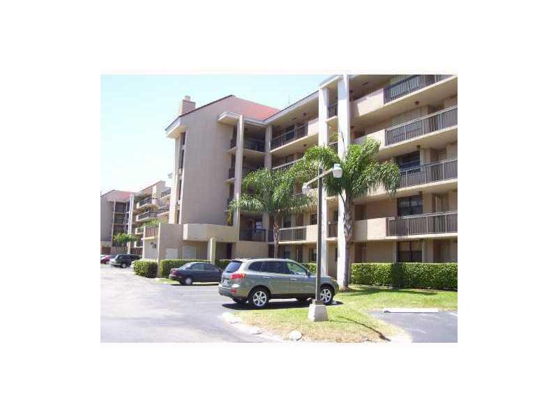 FULLY REMODEL 2 BED 2 BATH, NEW KITCHEN, NEW APPLIANCES, NEW BATHS, FRESHLY PAINTED, NEW BLINDS, NEW WASHER & DRYER IN UNIT, GREAT LOCATION !!EASY TO SHOW!!