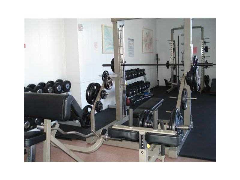 IMPERIAL TOWERS APTS COND - Residential Lease