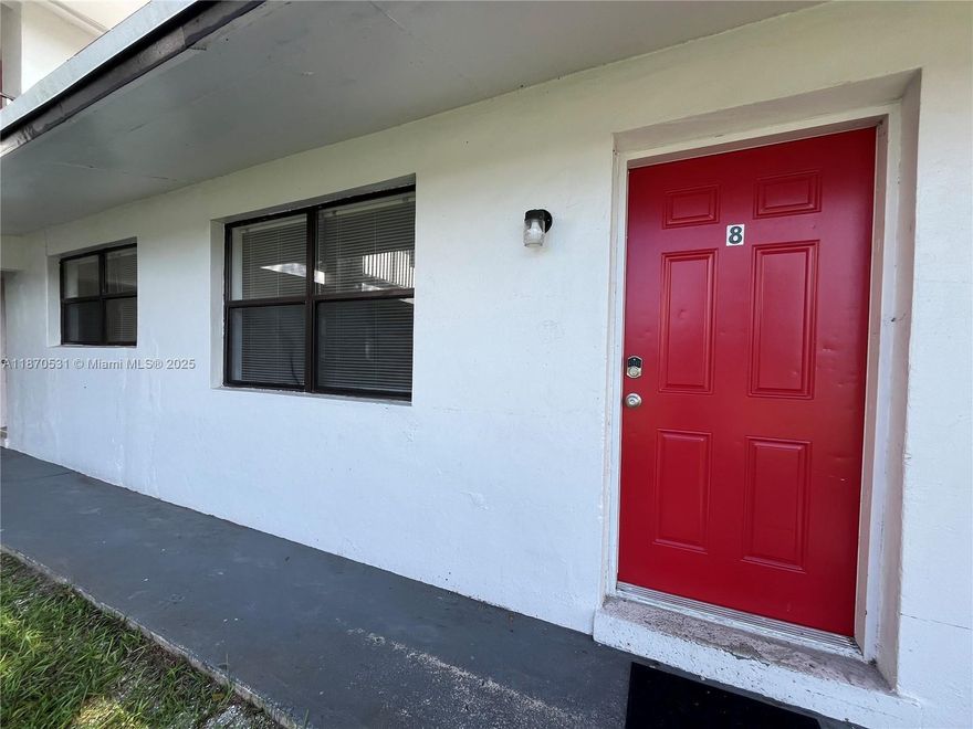 Looking for a clean, affordable, and move-in ready apartment in a great Fort Pierce location? This 2BR/1BA unit is freshly cleaned, well-maintained, and ready for you to call home.
Included in Rent: Water, sewer, & trash, Lawn care, Monthly A/C filter replacement, Assigned parking, On-site laundry.
Why You’ll Love It: 5 miles to Jetty Park (beach & fishing), 1.8 miles to Publix, CVS, & dining, Quick access to I-95, Close to schools, shopping, & public transit
Move-In Requirements: Application for all adults (18+), Credit/background check, No evictions in last 5 years
Income: 3x rent (voucher income accepted), $300 non-refundable cleaning fee, FPUA electric setup before move-in
Pet-Friendly: Pets considered with documentation | $500 pet fee per pet