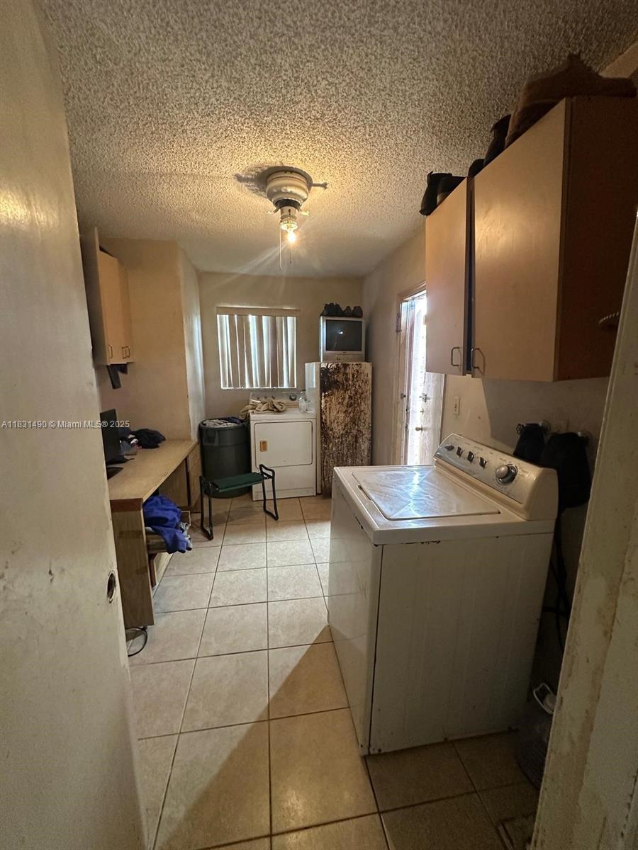 1360 SW 6th Ter