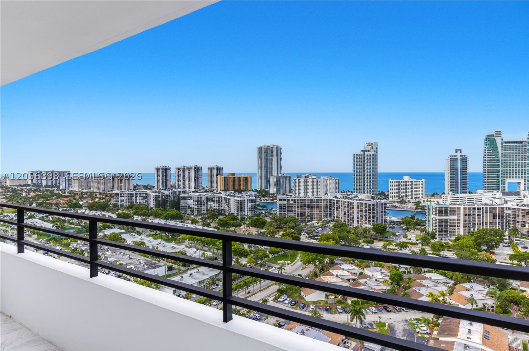 2500 PARKVIEW DR 2405