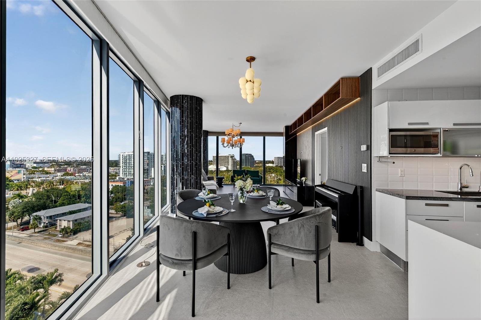 BLUE CONDO - Residential