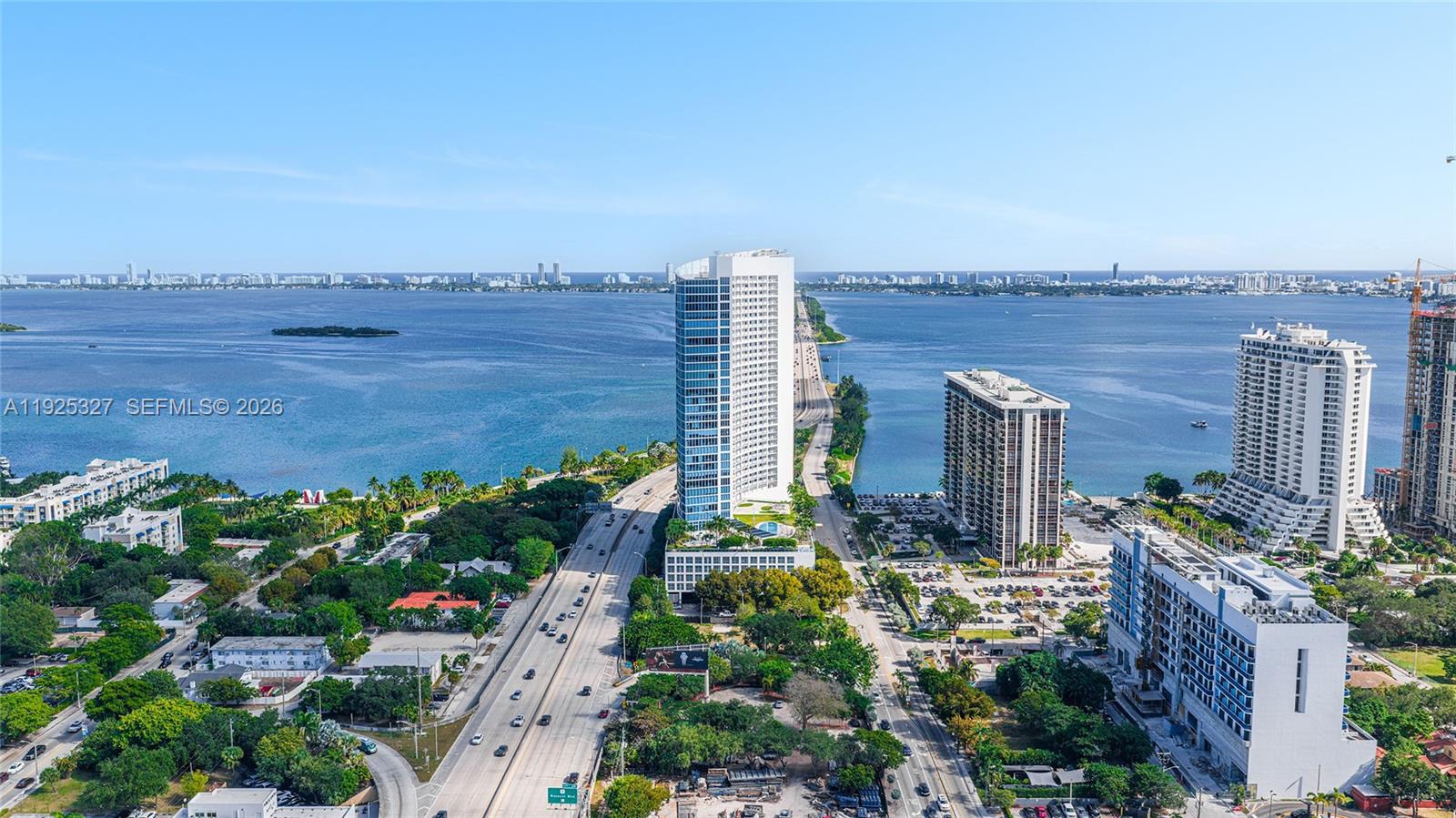 BLUE CONDO - Residential