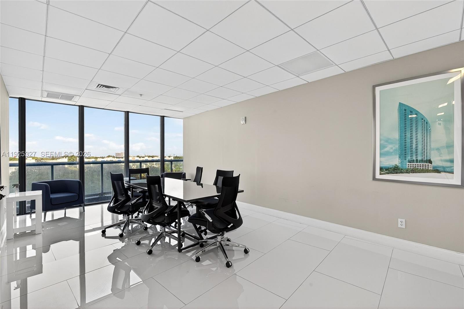 BLUE CONDO - Residential