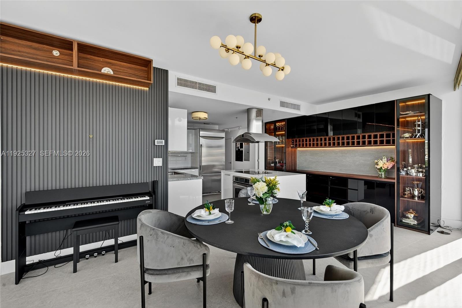 BLUE CONDO - Residential