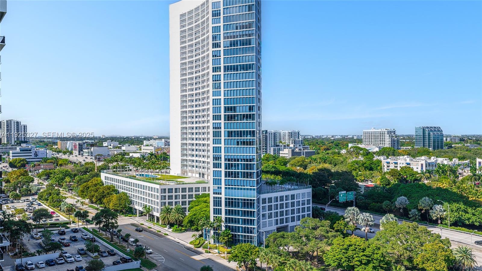 BLUE CONDO - Residential