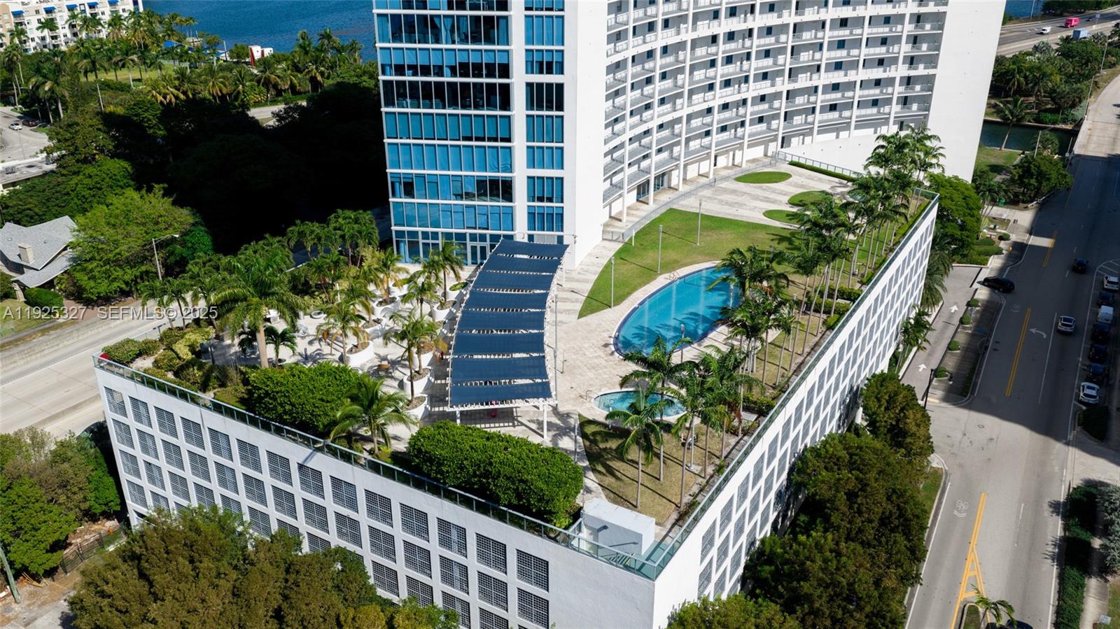 BLUE CONDO - Residential