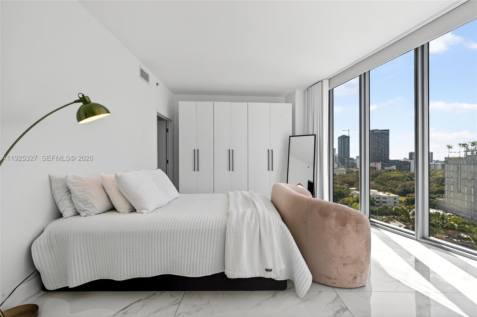 BLUE CONDO - Residential