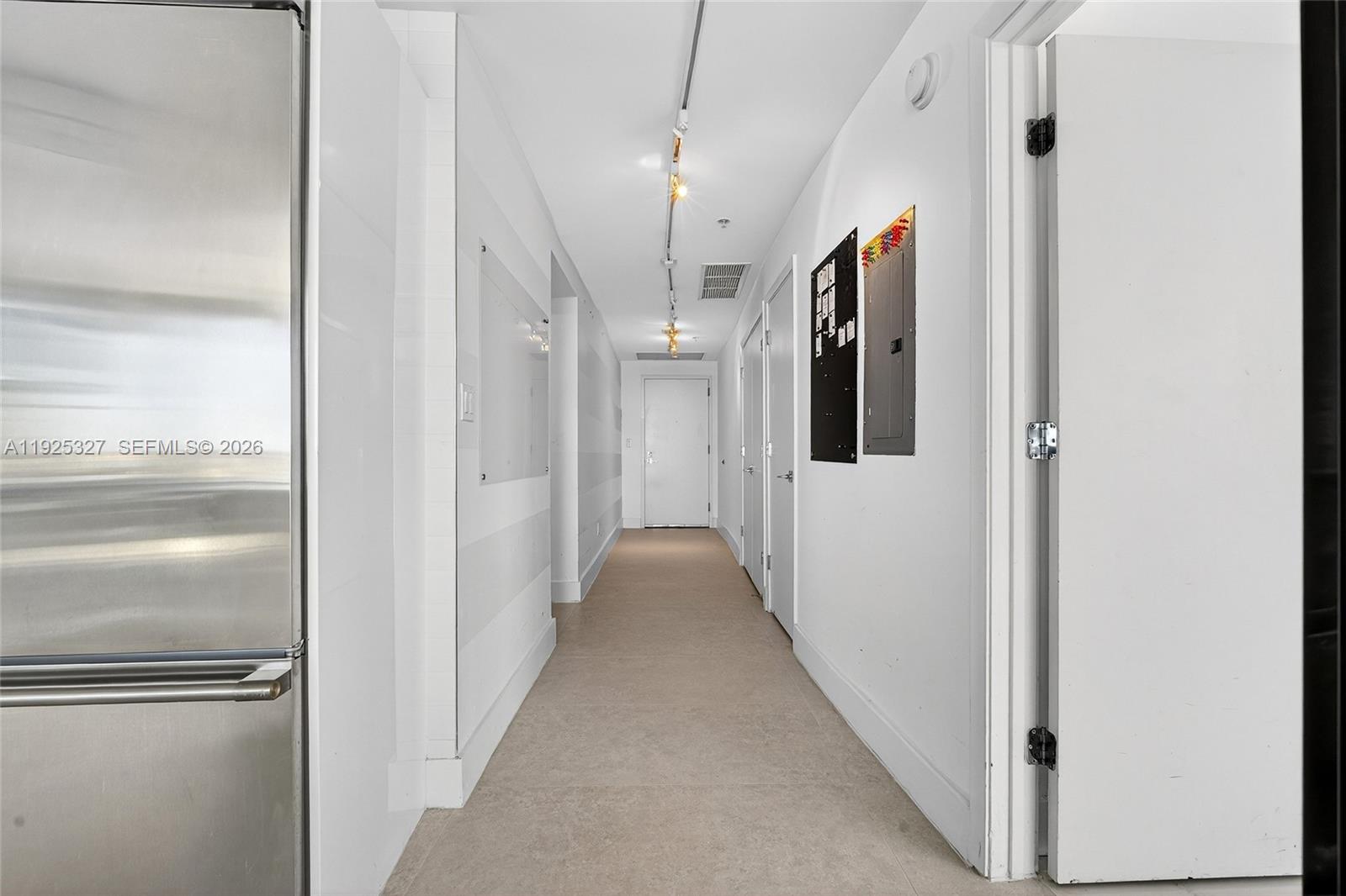 BLUE CONDO - Residential