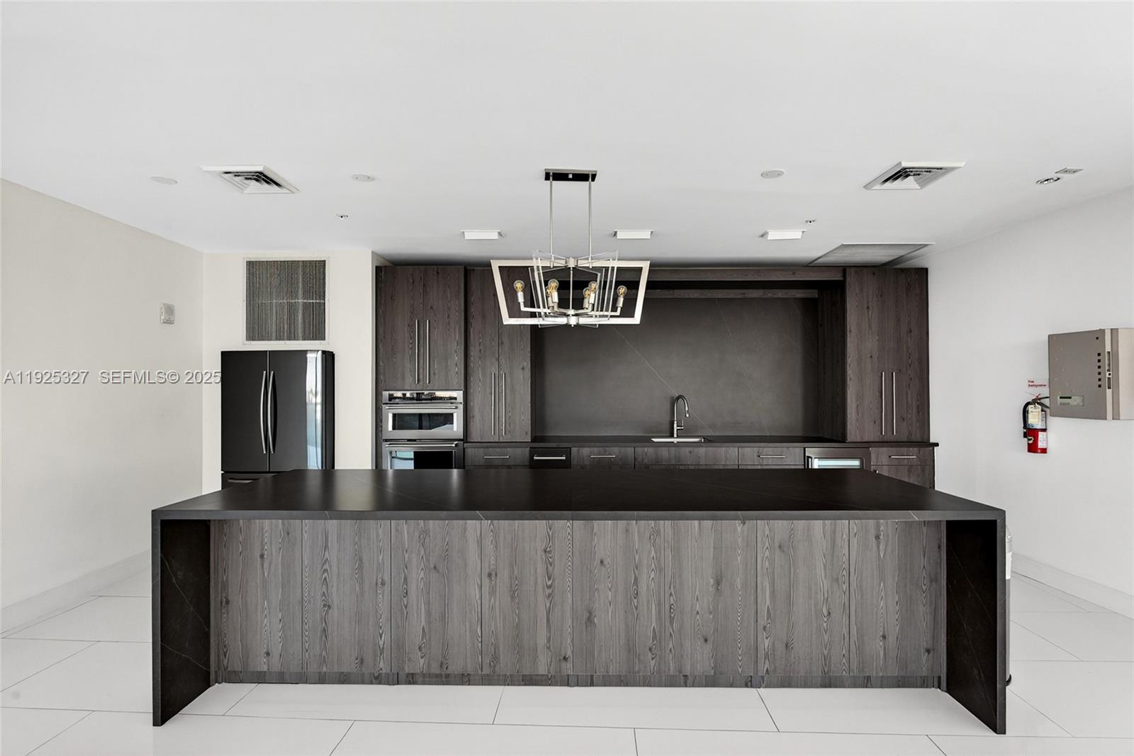 BLUE CONDO - Residential