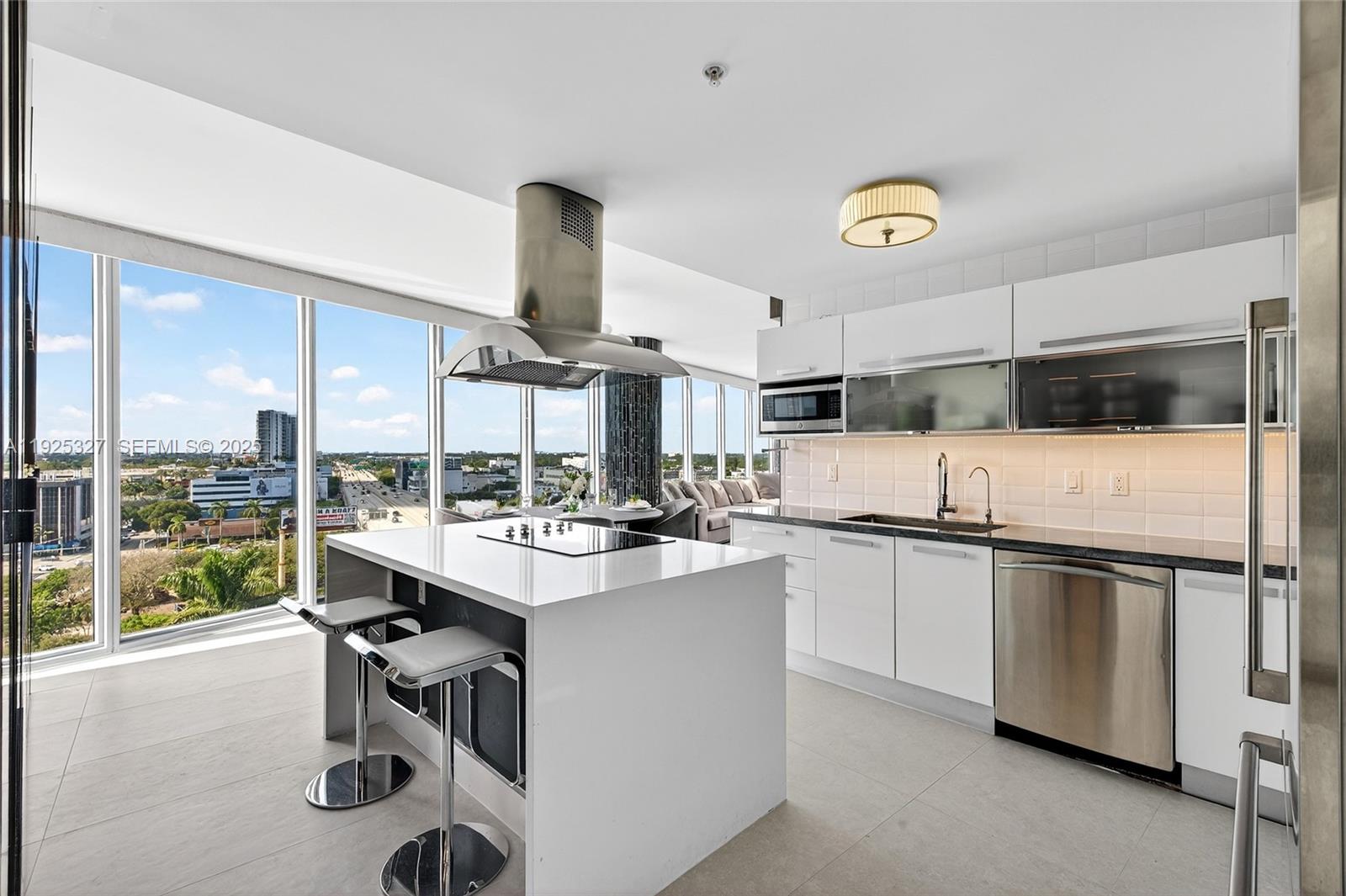 BLUE CONDO - Residential