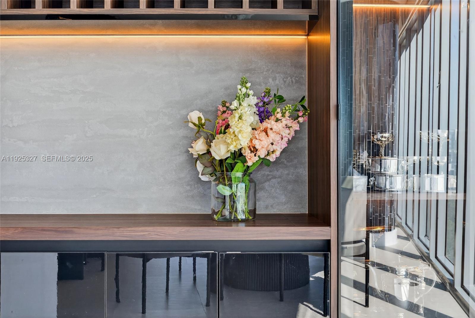 BLUE CONDO - Residential