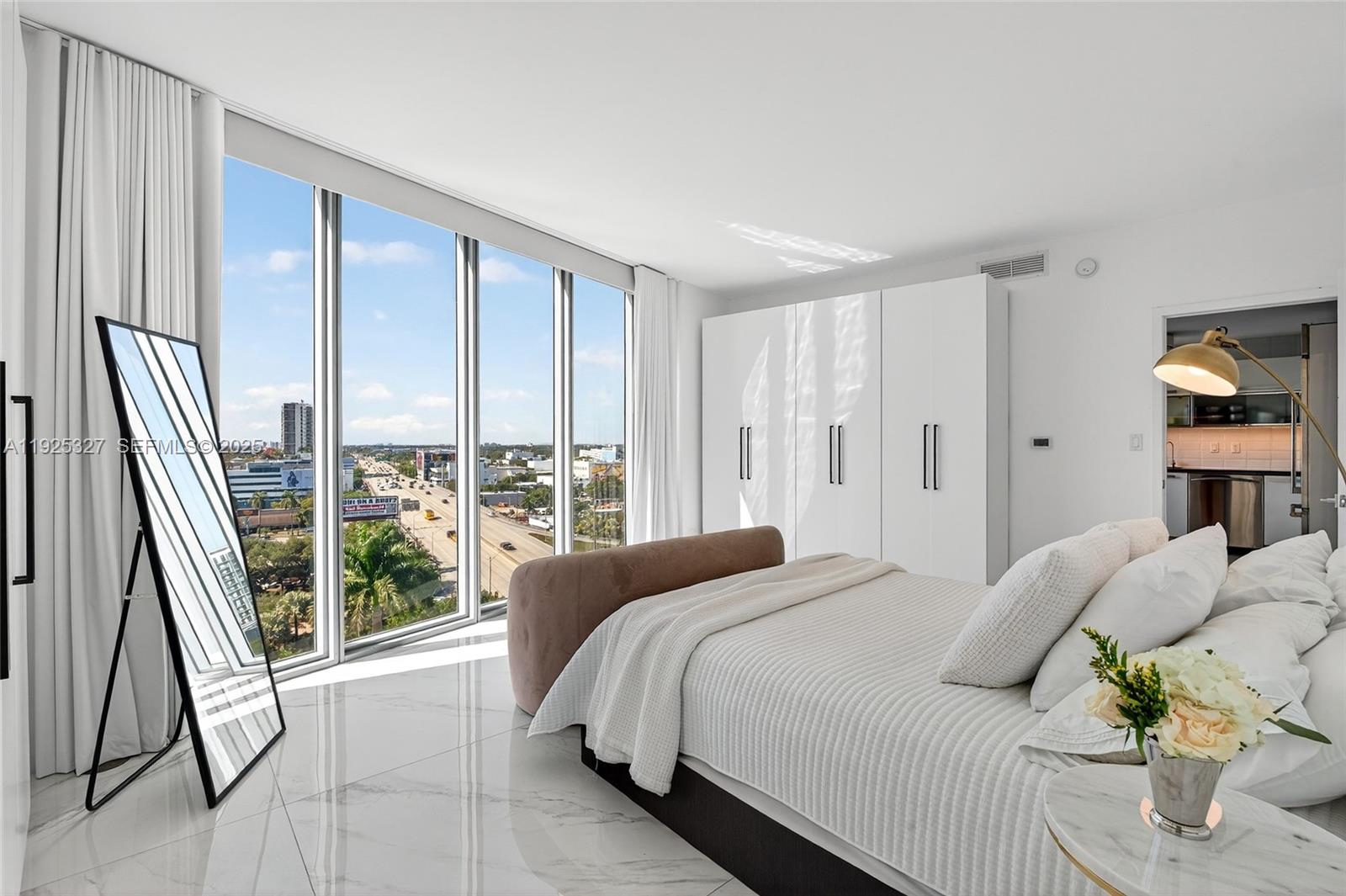 BLUE CONDO - Residential