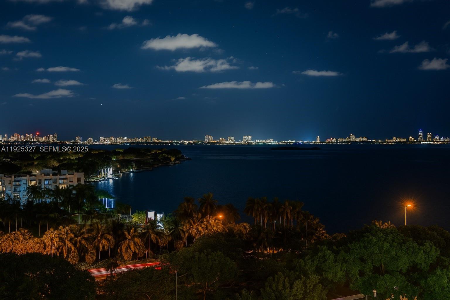 BLUE CONDO - Residential