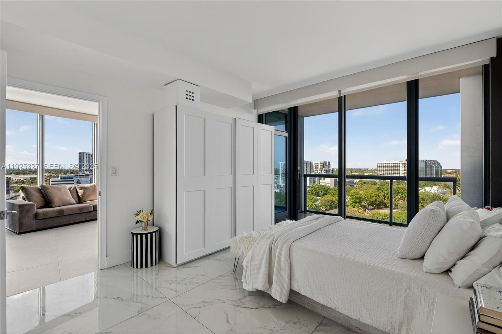 BLUE CONDO - Residential