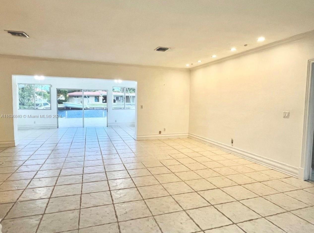 VENETIAN SEC KEYSTONE POI - Residential